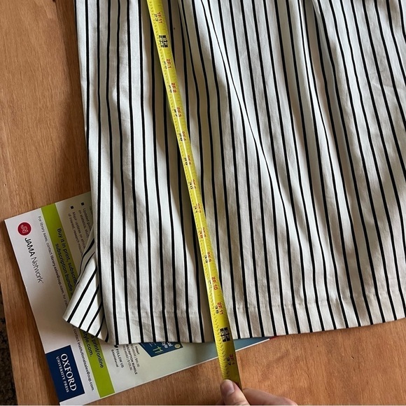 Striped Dress with Gold Button Detail ๐ค๐ค - Picture 7 of 9